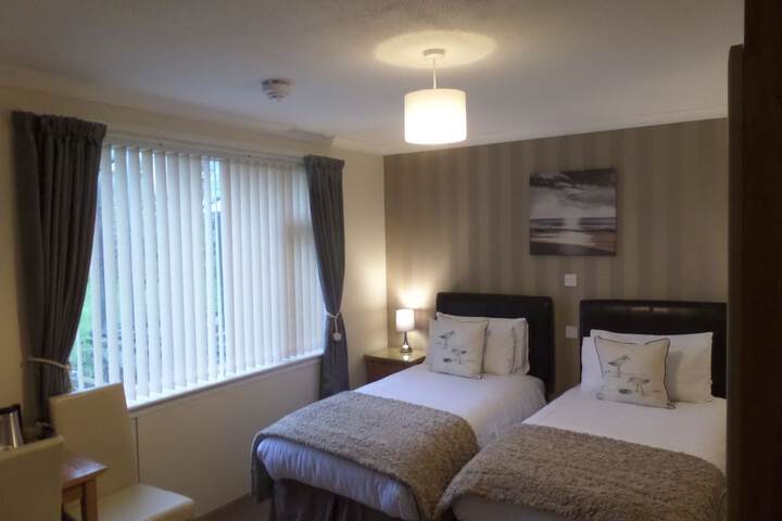 Room 3 of 47