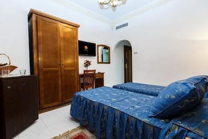 Room 8 of 46