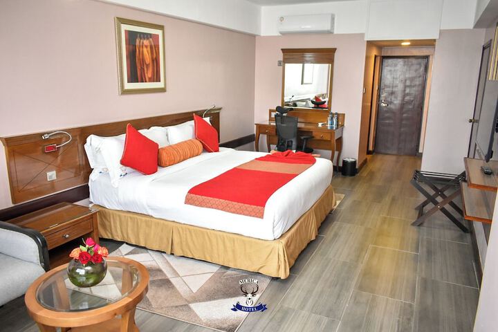 Room 10 of 29