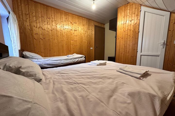 Room 18 of 32