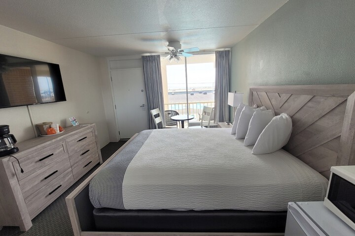 Room 9 of 24