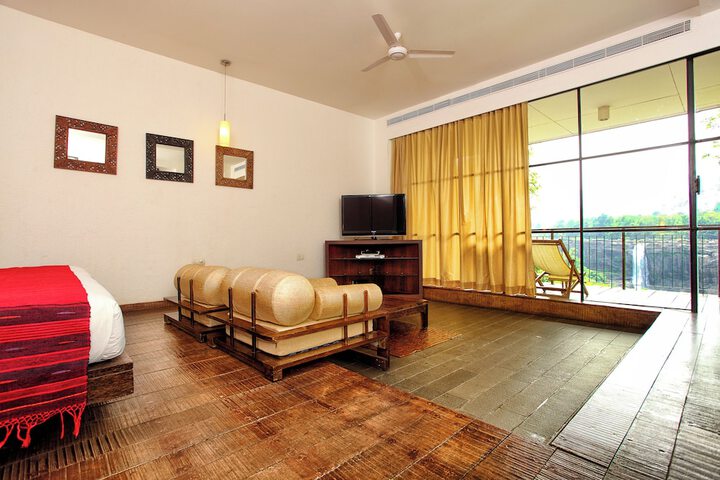 Room 4 of 14