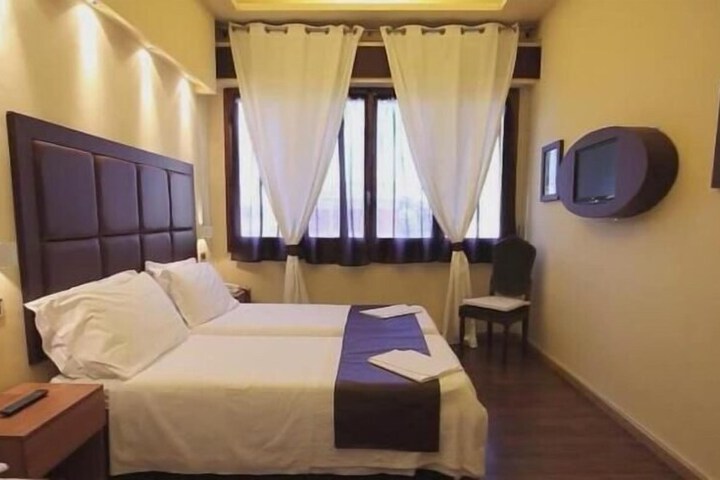 Room 8 of 21
