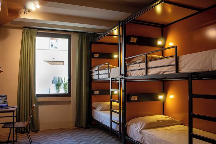 Room 6 of 39