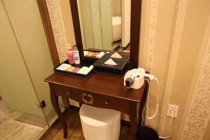 Room amenity