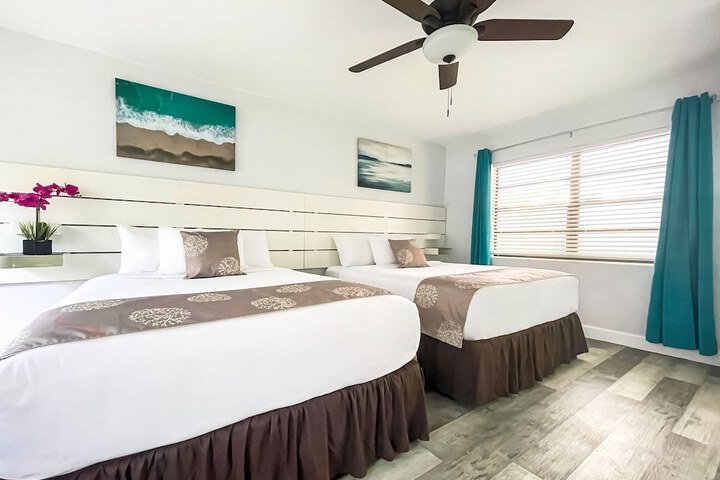 2 Double Beds (2 of 6)
