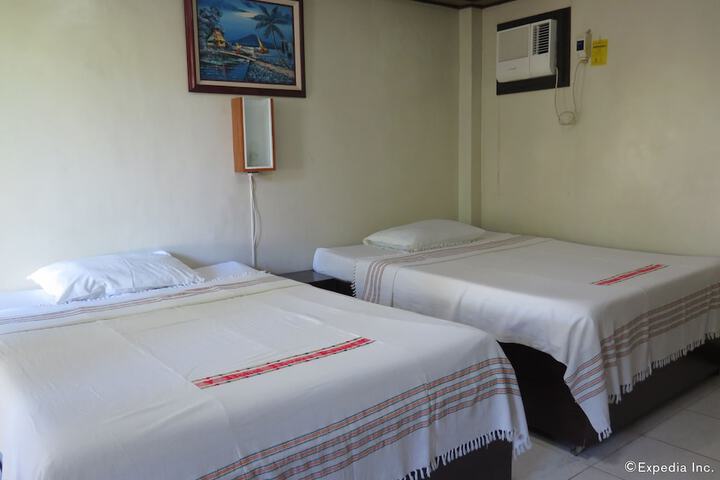 Room 4 of 27