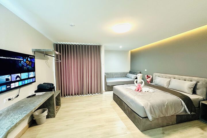 Room 9 of 75