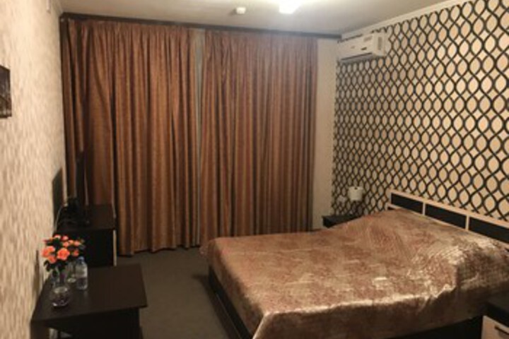 Room 27 of 28