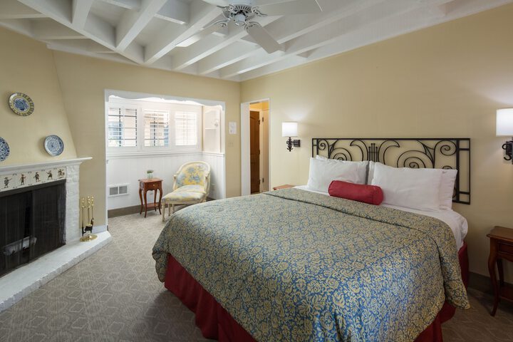 Room 9 of 23