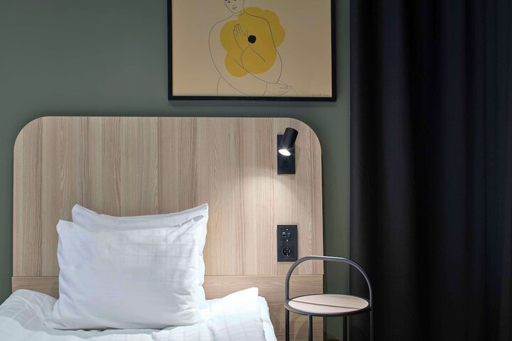 Room 4 of 64