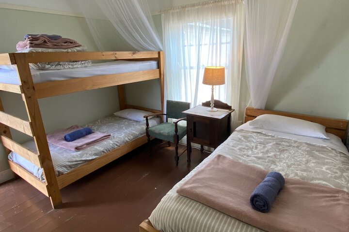 Room 33 of 128