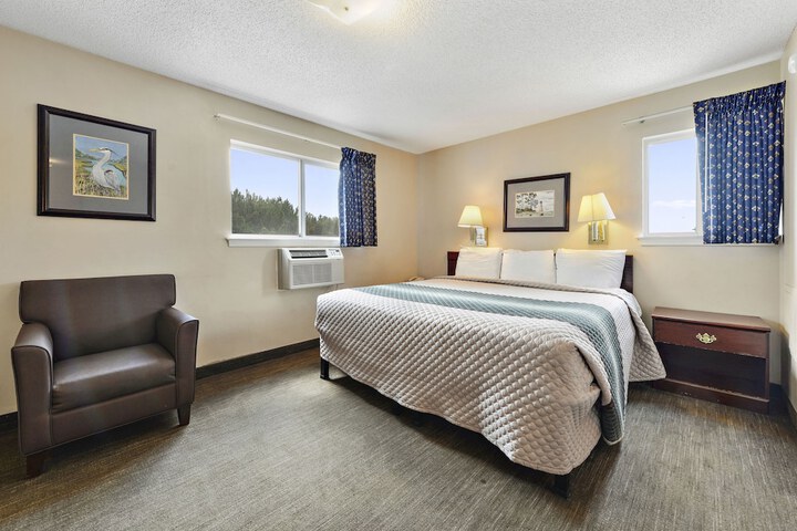 Room 3 of 10