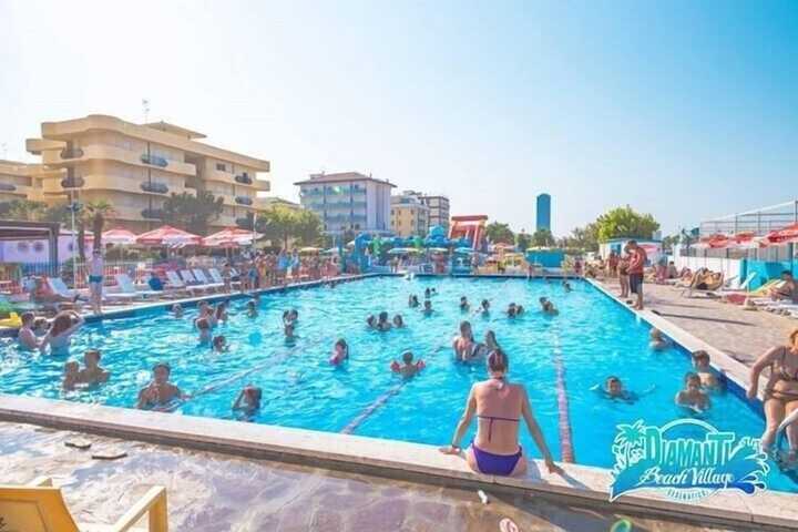 Hotel with Pool