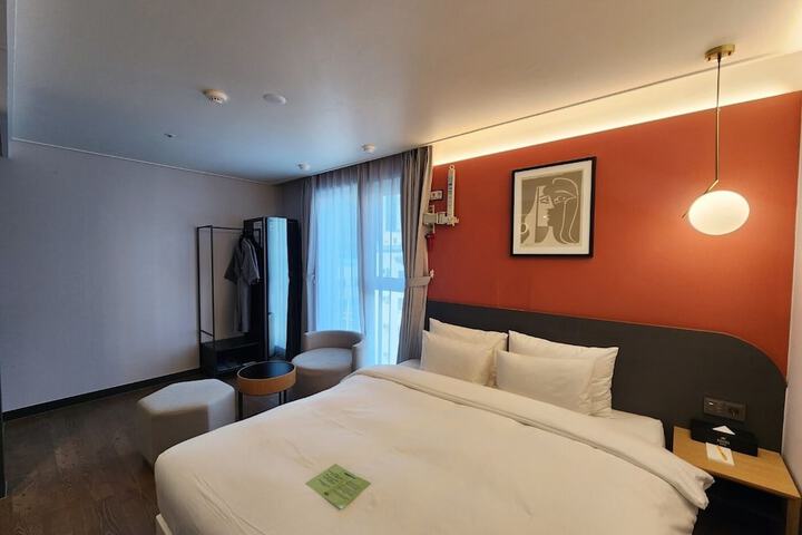 Room 44 of 219