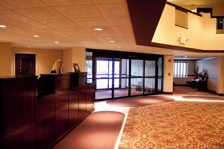 Entrance & Lobby
