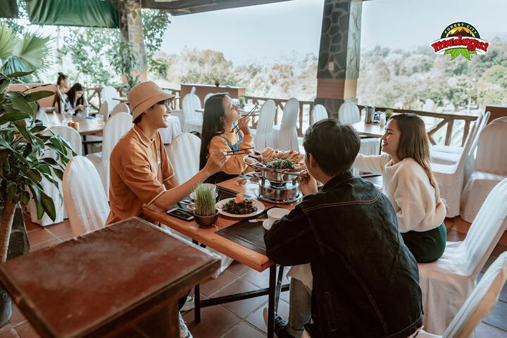 Dining 61 of 92