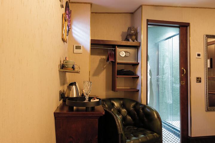 Room 26 of 67