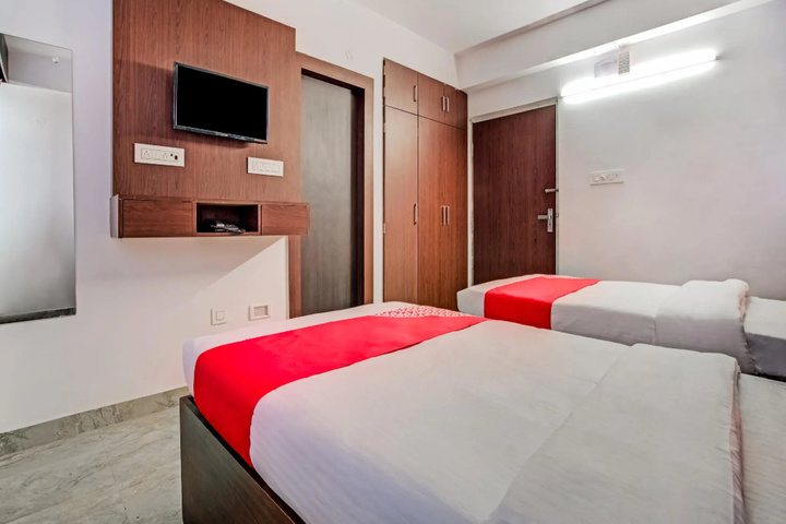 Room 2 of 3