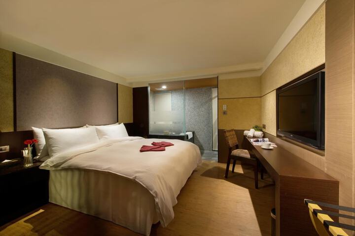 Room 18 of 50