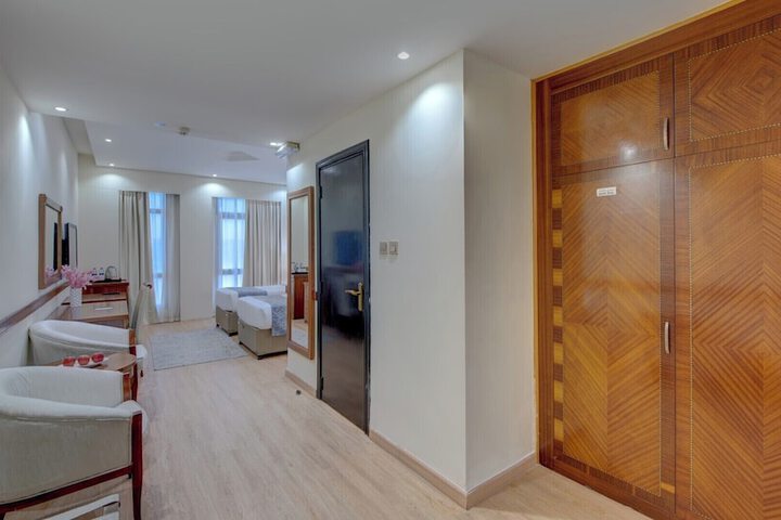 Room 17 of 36