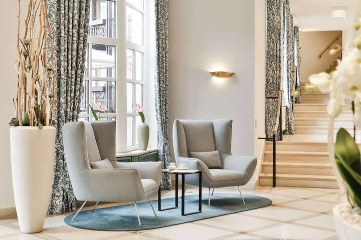Guest Lobby