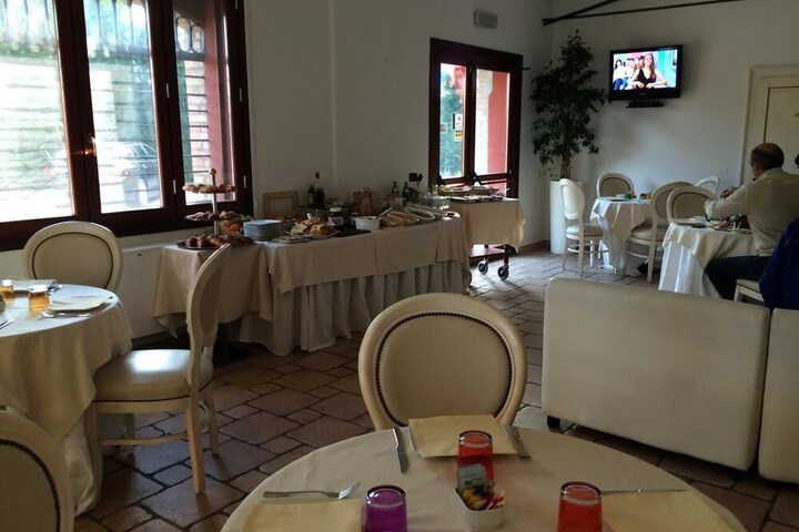 Hotel Ferrara La Tortiola & Rooms
