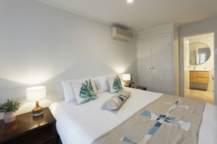 Room 11 of 29
