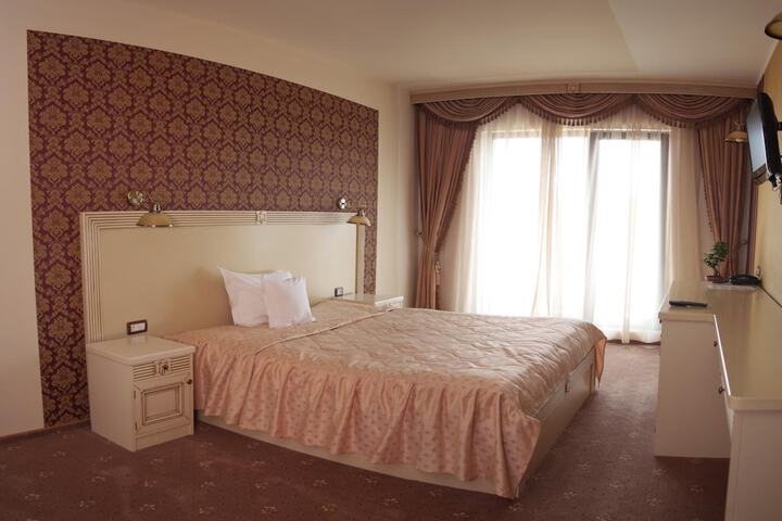 Room 18 of 37