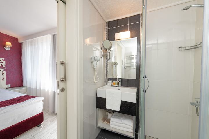 Bathroom Interior Photo