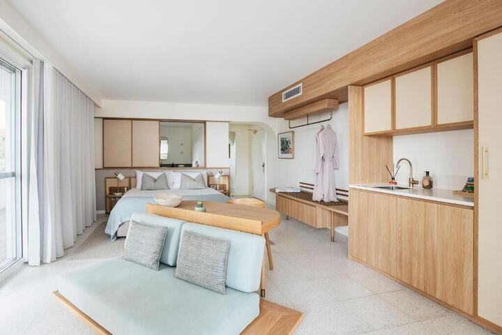 Room 541 of 672