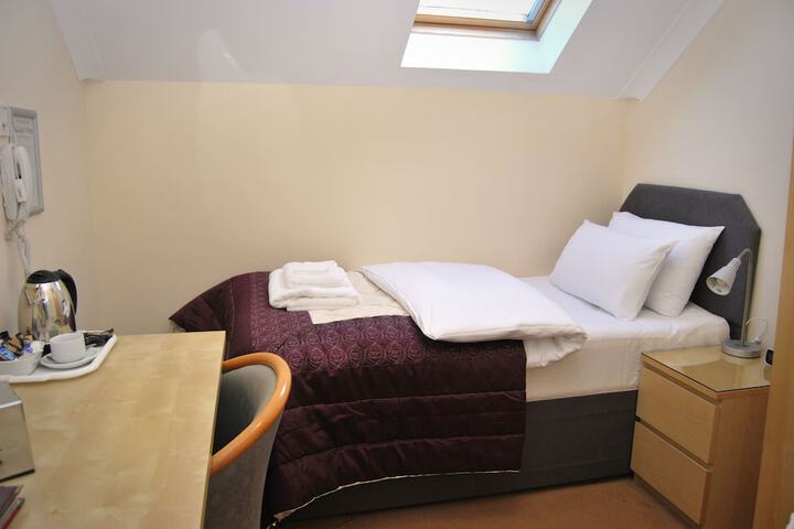 Room 7 of 30
