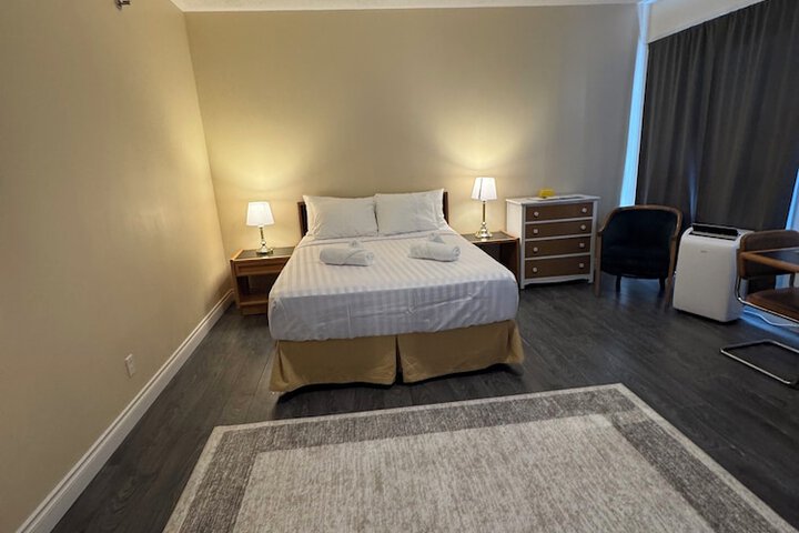 Room 12 of 36