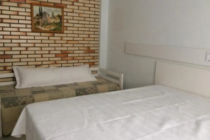 Room 2 of 16