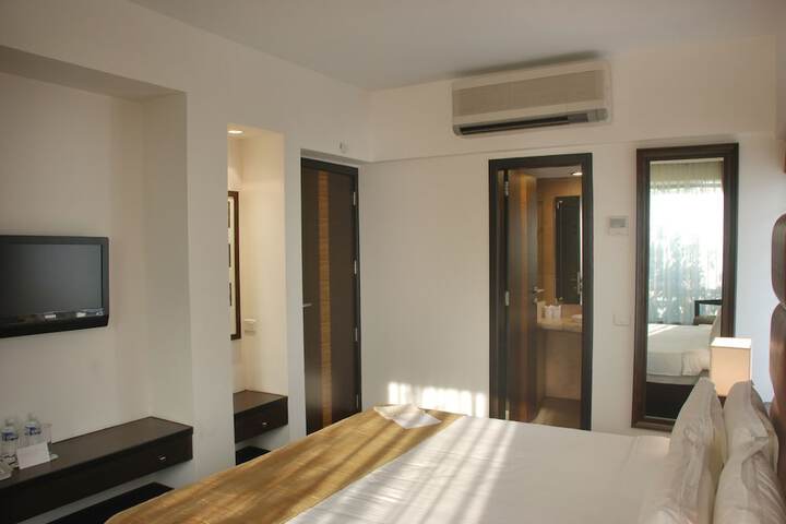 Room 6 of 36