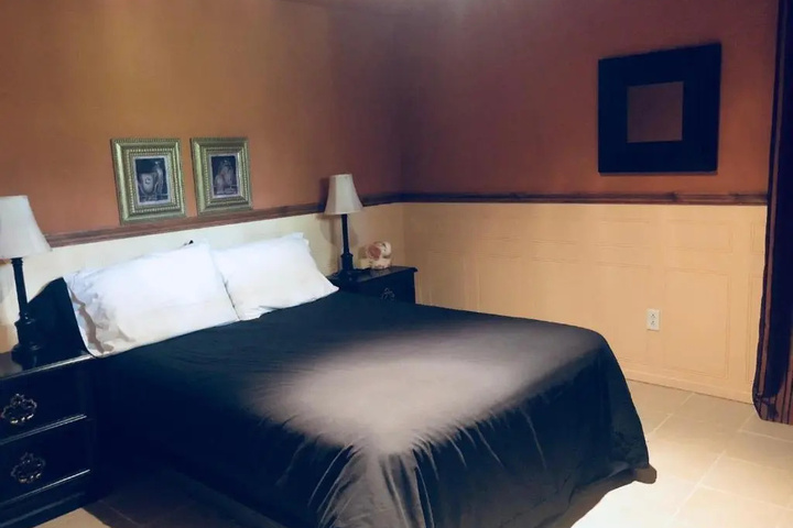 Room 2 of 15