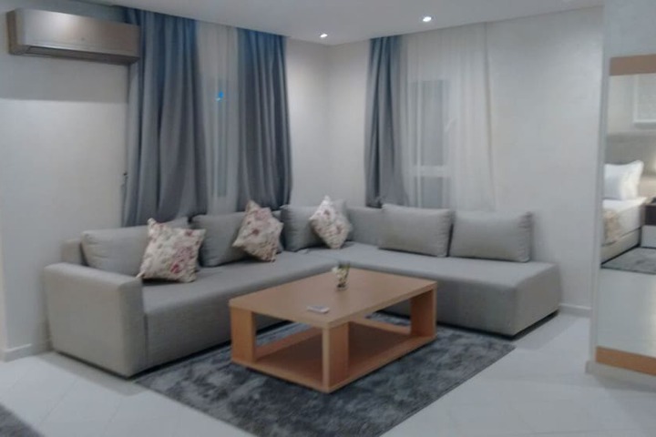 Room 4 of 20