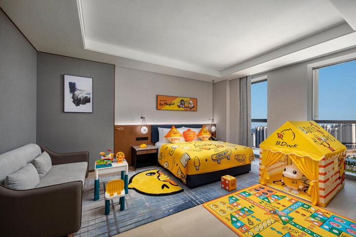 Room 15 of 108