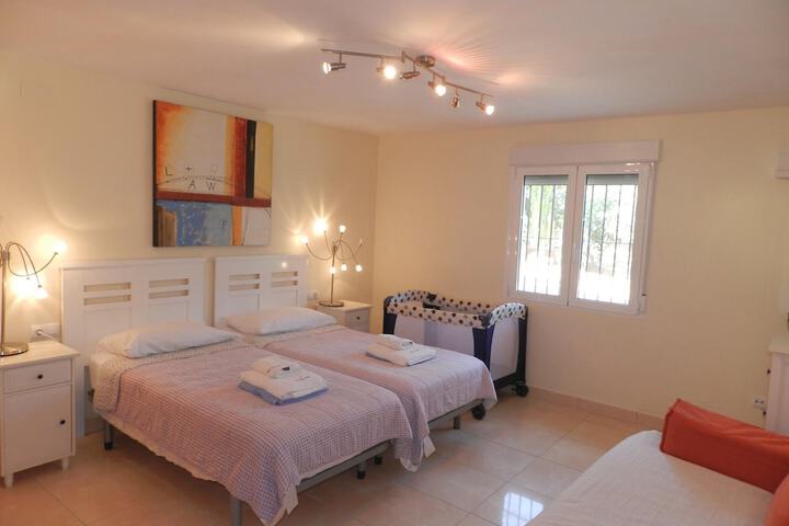 Room 14 of 28