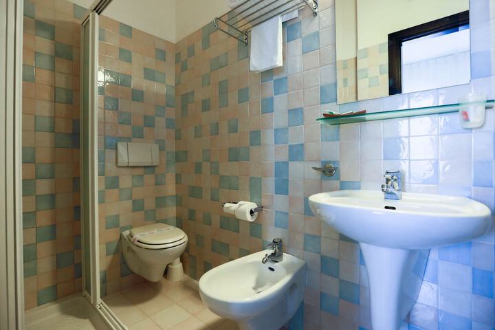 Room 15 of 39