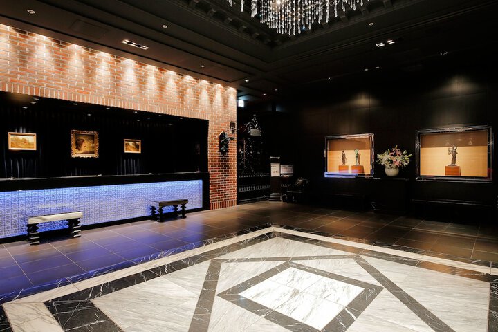 Entrance & Lobby