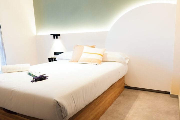 Room 9 of 28