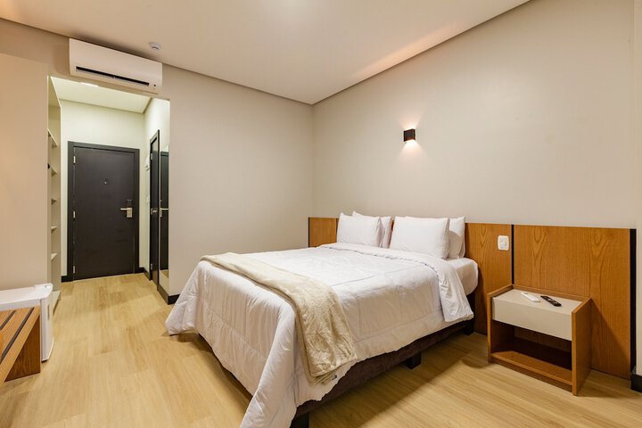 Room 5 of 62