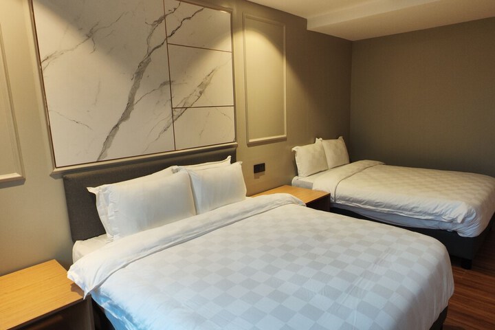 Room 8 of 54