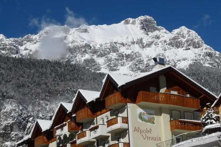 Alpotel Dolomiten in Molveno