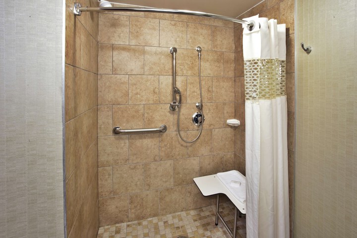 1 King Mobility Accessible Tub (7 of 8)