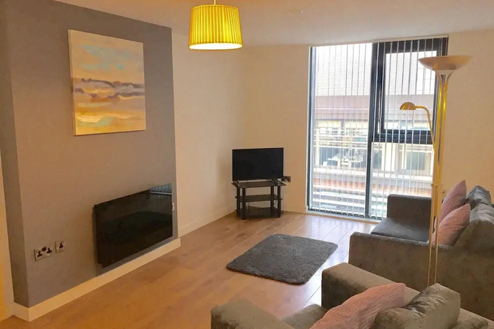 Room 2 of 8