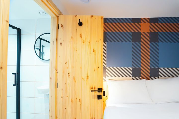Room 31 of 43