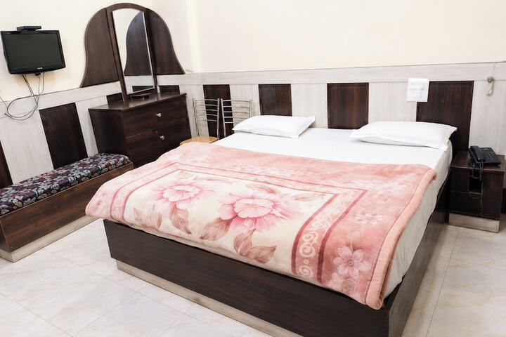 Room 5 of 14