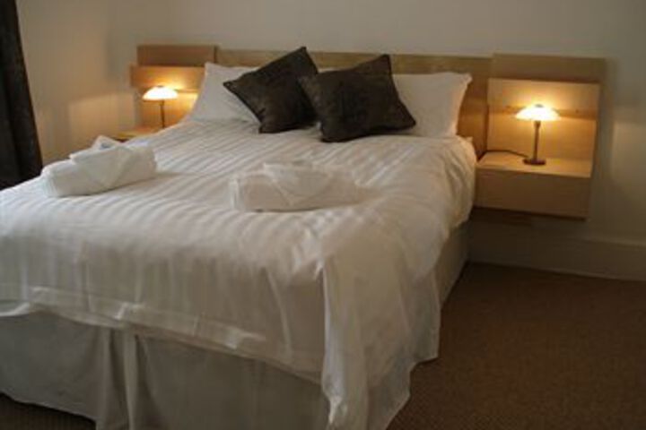 Room 13 of 20